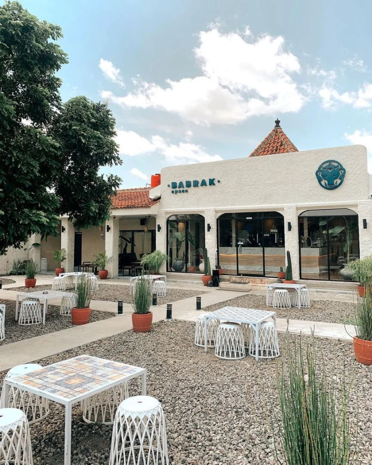 أفضل 10 مقاهي في سولو(Solo)، من الجمالية إلى المريحة