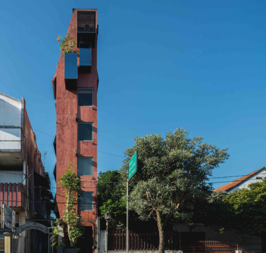 سبع غرف(Pitu Rooms): ثاني أنحف فندق في العالم، موجود في سالاتيجا(Salatiga)، إندونيسيا!